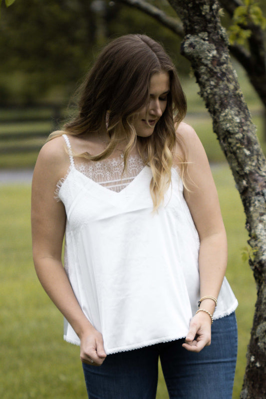 Claire - White Lace Sleeveless Top