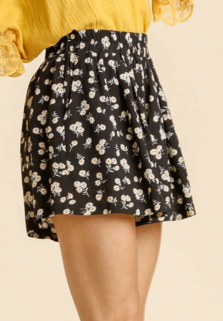 Maisy - Black Daisy Shorts